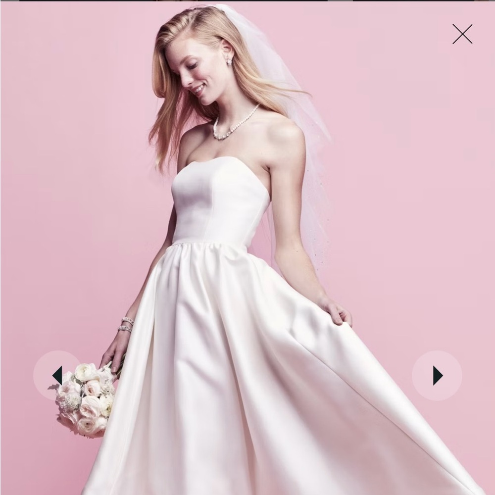 Wedding dress - NWT customized with red corset back size 10-14